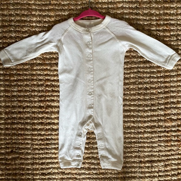 Hanna Andersson Snap Romper - Picture 2 of 4